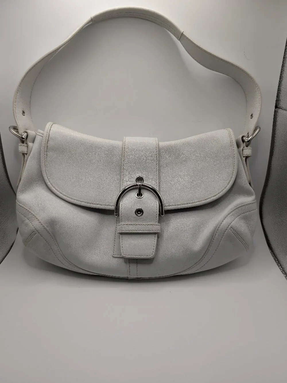 Coach Soho Flap Hobo White Leather Vintage Buckle Bag M040-9248